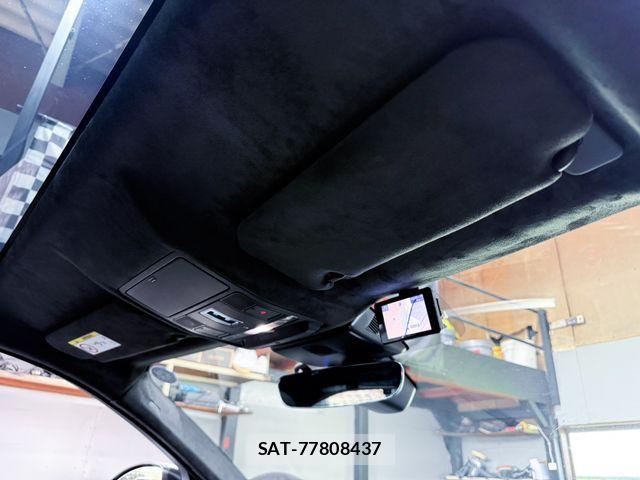 Jaguar E-PACE 2019-02 8130644-25