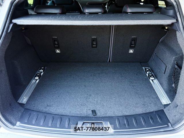 Jaguar E-PACE 2019-02 8130644-28