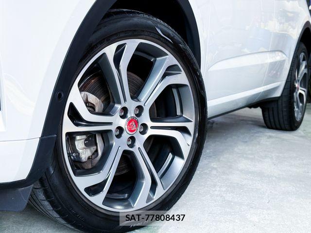Jaguar E-PACE 2019-02 8130644-8