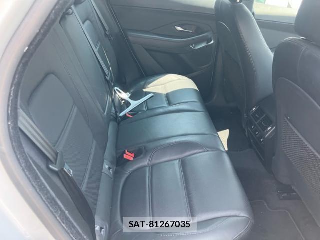 Jaguar E-PACE 2018-03 8207983-14