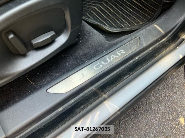 Jaguar E-PACE 2018-03 8207983-20