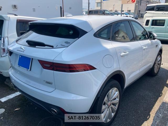 Jaguar E-PACE 2018-03 8207983-4
