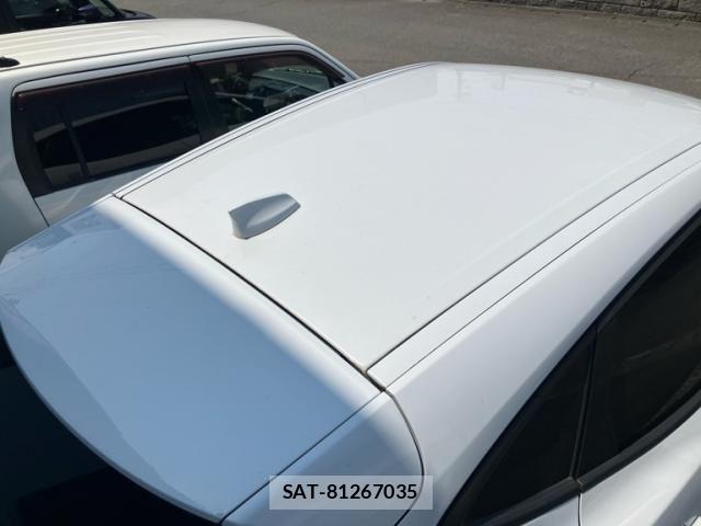 Jaguar E-PACE 2018-03 8207983-5