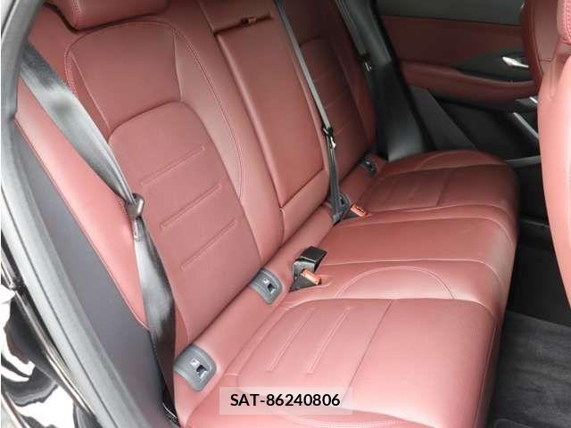 Jaguar E-PACE 2025-03 8207980-12