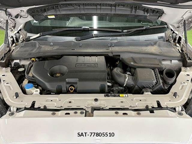 Jaguar E-PACE 2018-05 8245491-11