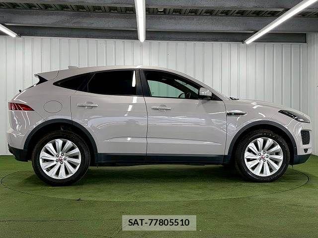 Jaguar E-PACE 2018-05 8245491-14