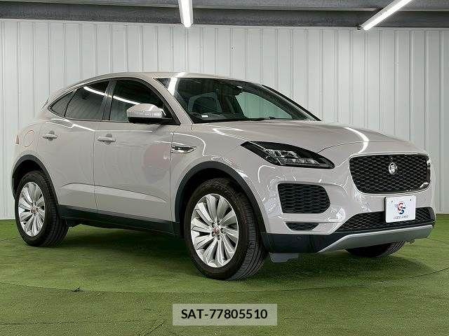 Jaguar E-PACE 2018-05 8245491-15