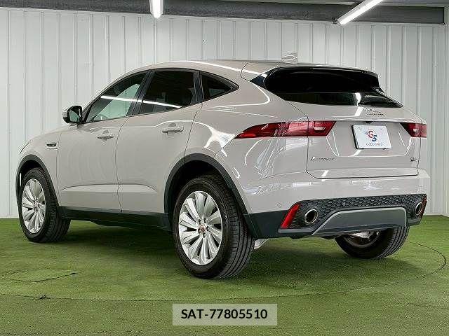 Jaguar E-PACE 2018-05 8245491-16