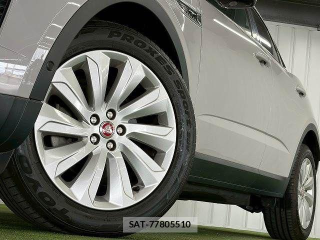Jaguar E-PACE 2018-05 8245491-18