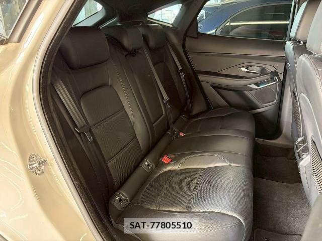 Jaguar E-PACE 2018-05 8245491-7