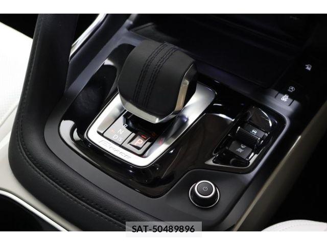 Jaguar E-PACE 2022-02 8314893-25