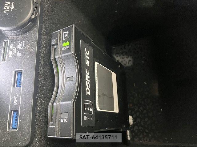 Jaguar E-PACE 2019-09 8314894-9