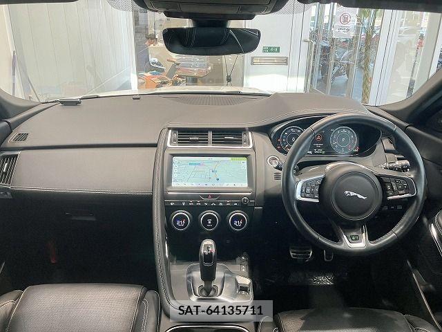 Jaguar E-PACE 2019-09 8314894-2