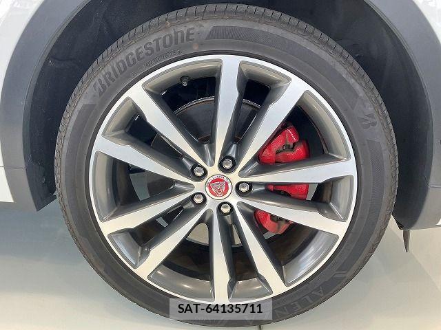 Jaguar E-PACE 2019-09 8314894-5