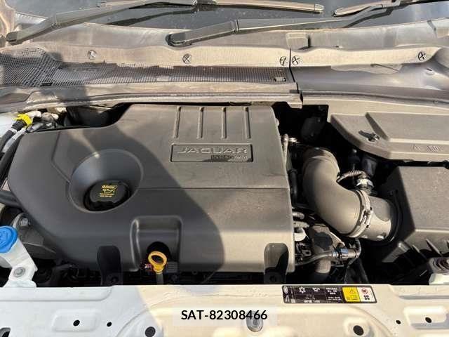 Jaguar E-PACE 2018-12 8314892-10