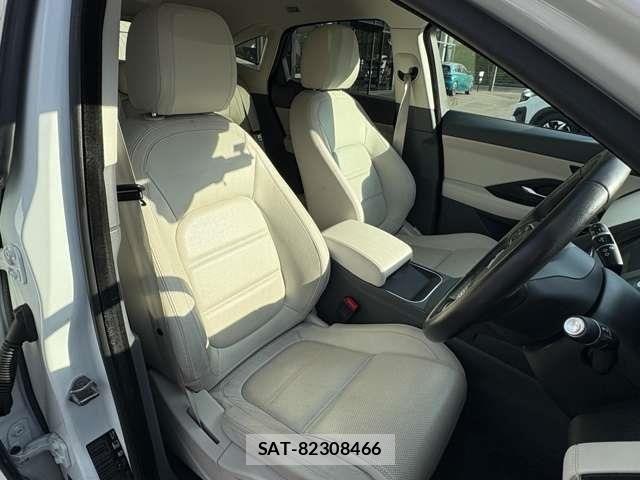 Jaguar E-PACE 2018-12 8314892-13