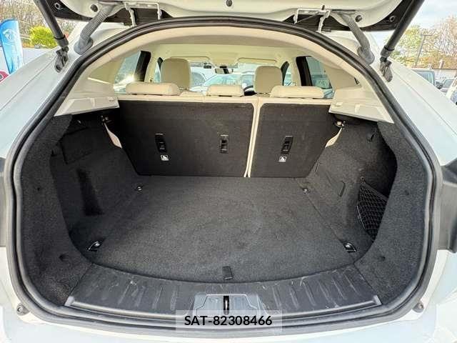 Jaguar E-PACE 2018-12 8314892-16