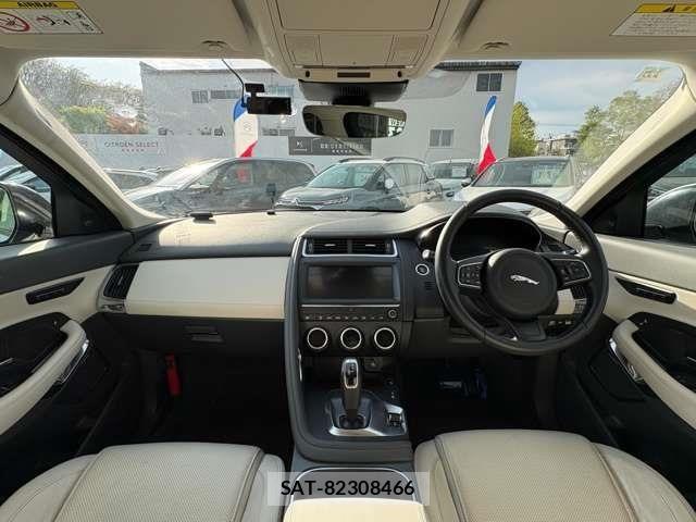 Jaguar E-PACE 2018-12 8314892-19