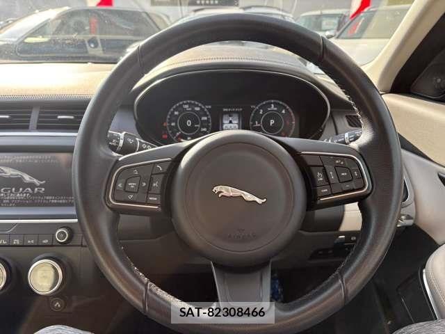 Jaguar E-PACE 2018-12 8314892-20