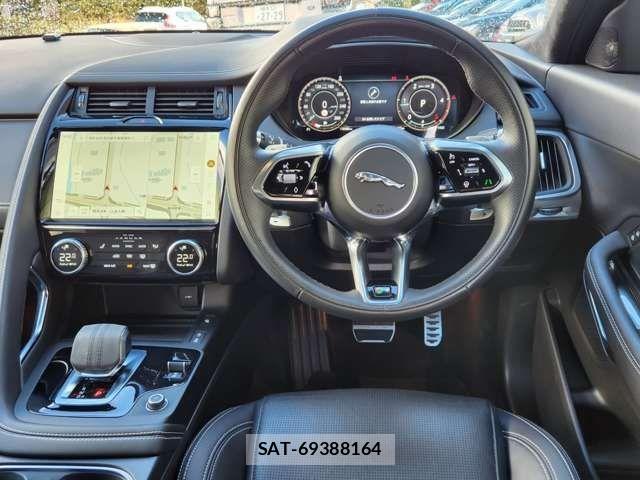 Jaguar E-PACE 2021-09 8314890-10