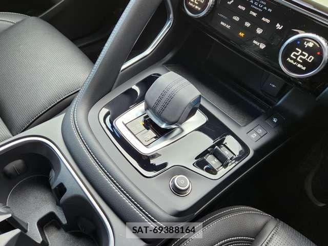 Jaguar E-PACE 2021-09 8314890-13