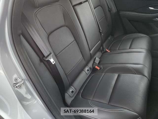 Jaguar E-PACE 2021-09 8314890-14