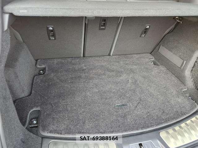 Jaguar E-PACE 2021-09 8314890-4