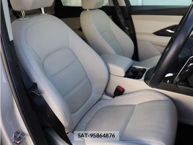 Jaguar E-PACE 2022-01 8562228-13