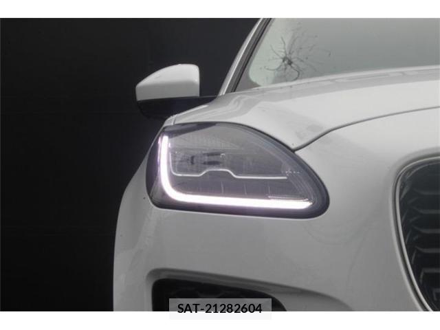 Jaguar E-PACE 2019-03 8666290-10