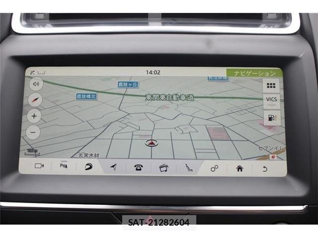 Jaguar E-PACE 2019-03 8666290-2
