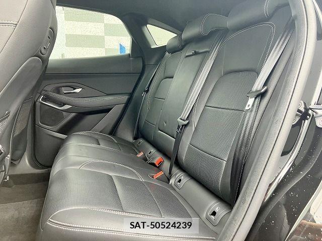 Jaguar E-PACE 2022-03 8742855-12