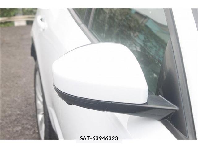 Jaguar E-PACE 2018-12 8742854-12