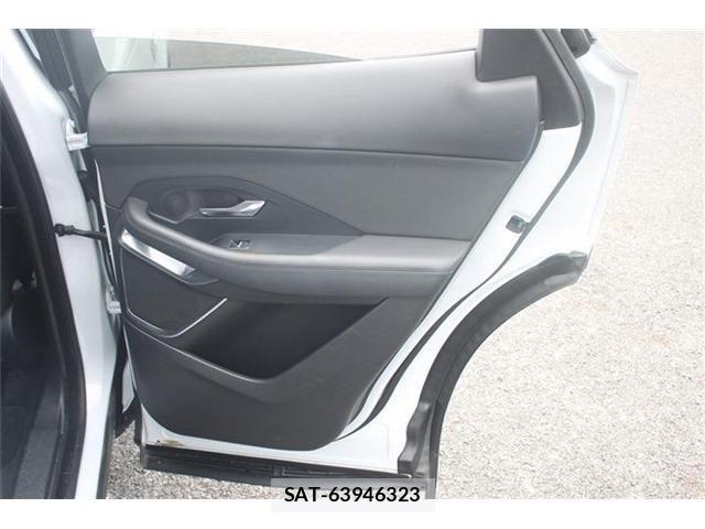 Jaguar E-PACE 2018-12 8742854-17