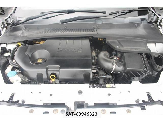 Jaguar E-PACE 2018-12 8742854-21