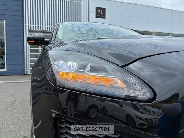 Jaguar E-PACE 2019-09 8829586-10