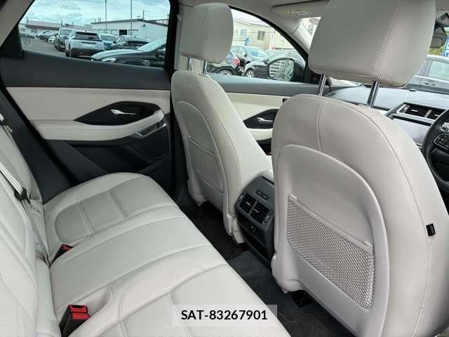 Jaguar E-PACE 2019-09 8829586-13