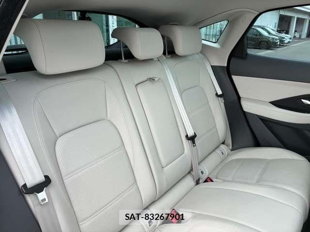 Jaguar E-PACE 2019-09 8829586-14