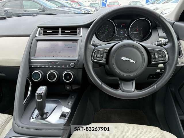 Jaguar E-PACE 2019-09 8829586-18