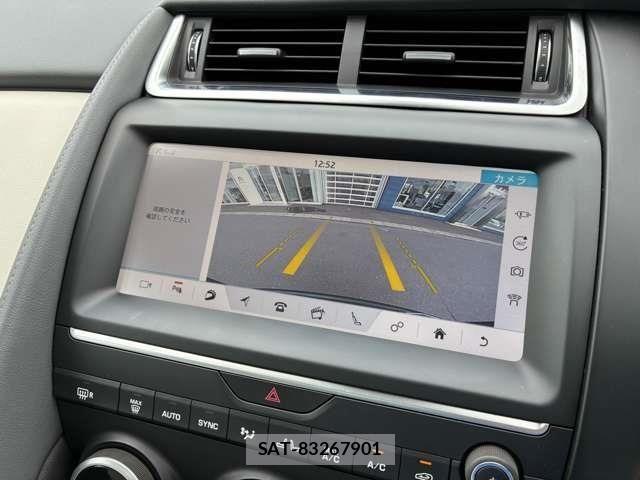 Jaguar E-PACE 2019-09 8829586-25