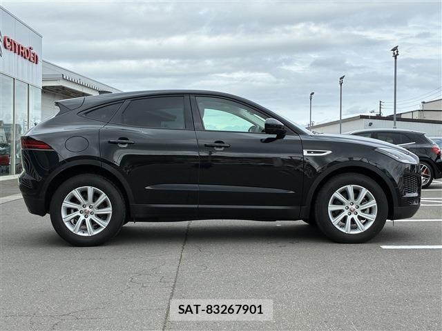 Jaguar E-PACE 2019-09 8829586-3