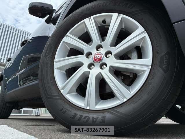 Jaguar E-PACE 2019-09 8829586-8