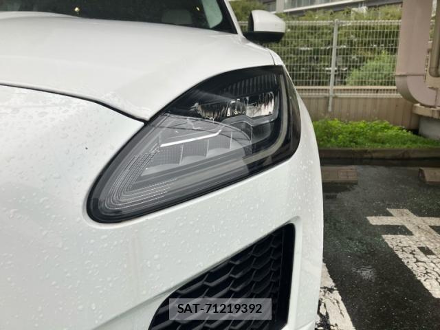 Jaguar E-PACE 2020-06 8880191-9