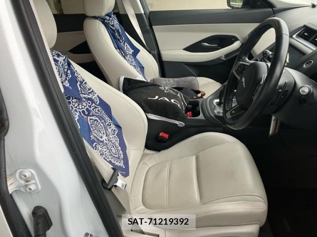 Jaguar E-PACE 2020-06 8880191-13