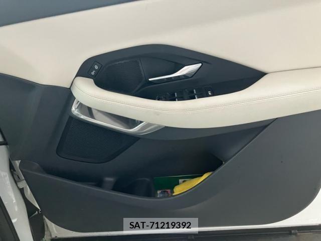 Jaguar E-PACE 2020-06 8880191-14