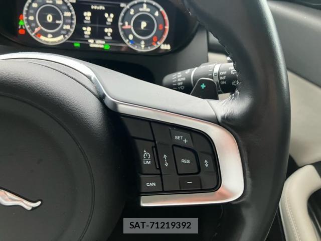 Jaguar E-PACE 2020-06 8880191-17