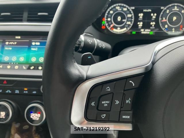 Jaguar E-PACE 2020-06 8880191-18