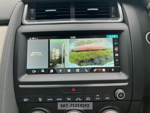Jaguar E-PACE 2020-06 8880191-24