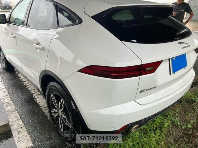 Jaguar E-PACE 2020-06 8880191-3