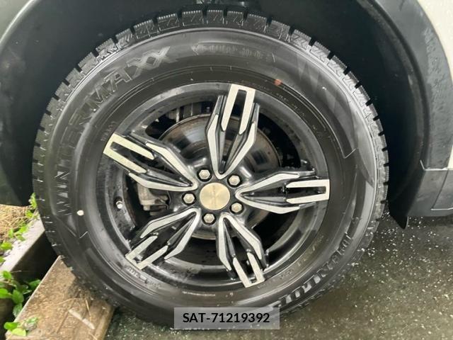Jaguar E-PACE 2020-06 8880191-8