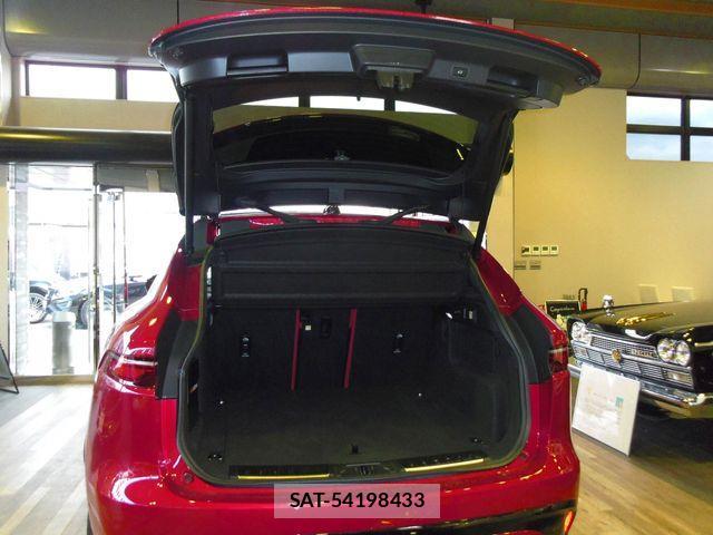 Jaguar F-PACE 2021-05 610645-28